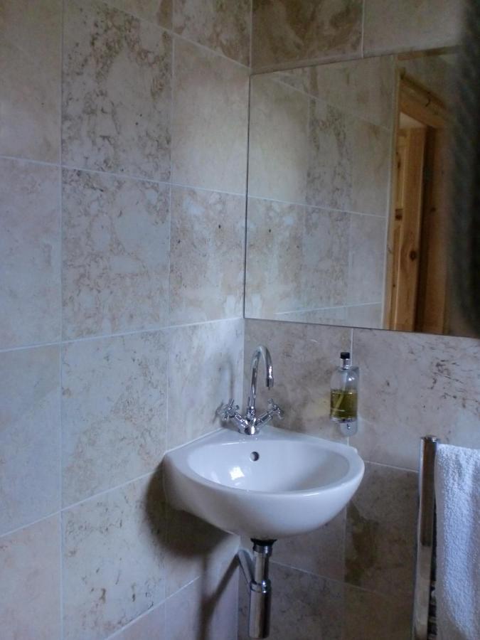 Quiet, Cosy Annexe Room Rough Close Εξωτερικό φωτογραφία